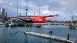 vbXPwYRQyO0YJN0Lpvuw_Emirates-Team-New-Zealand-launch-AC75-America's-Cup-boat-in-Auckland-1280...jpg