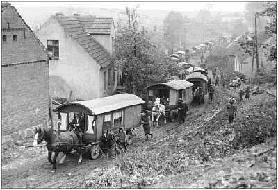 roma-gypsy-wagon-caravan.jpg