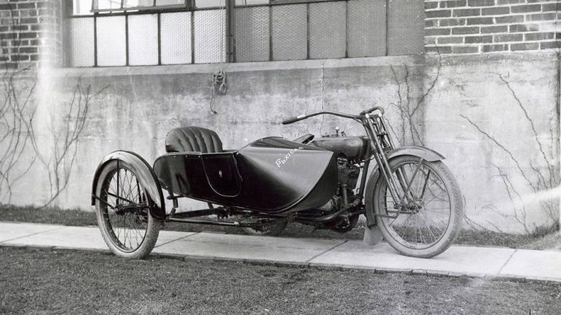 the-flxible-side-car-a-different-angle-on-sidecar-design.jpg