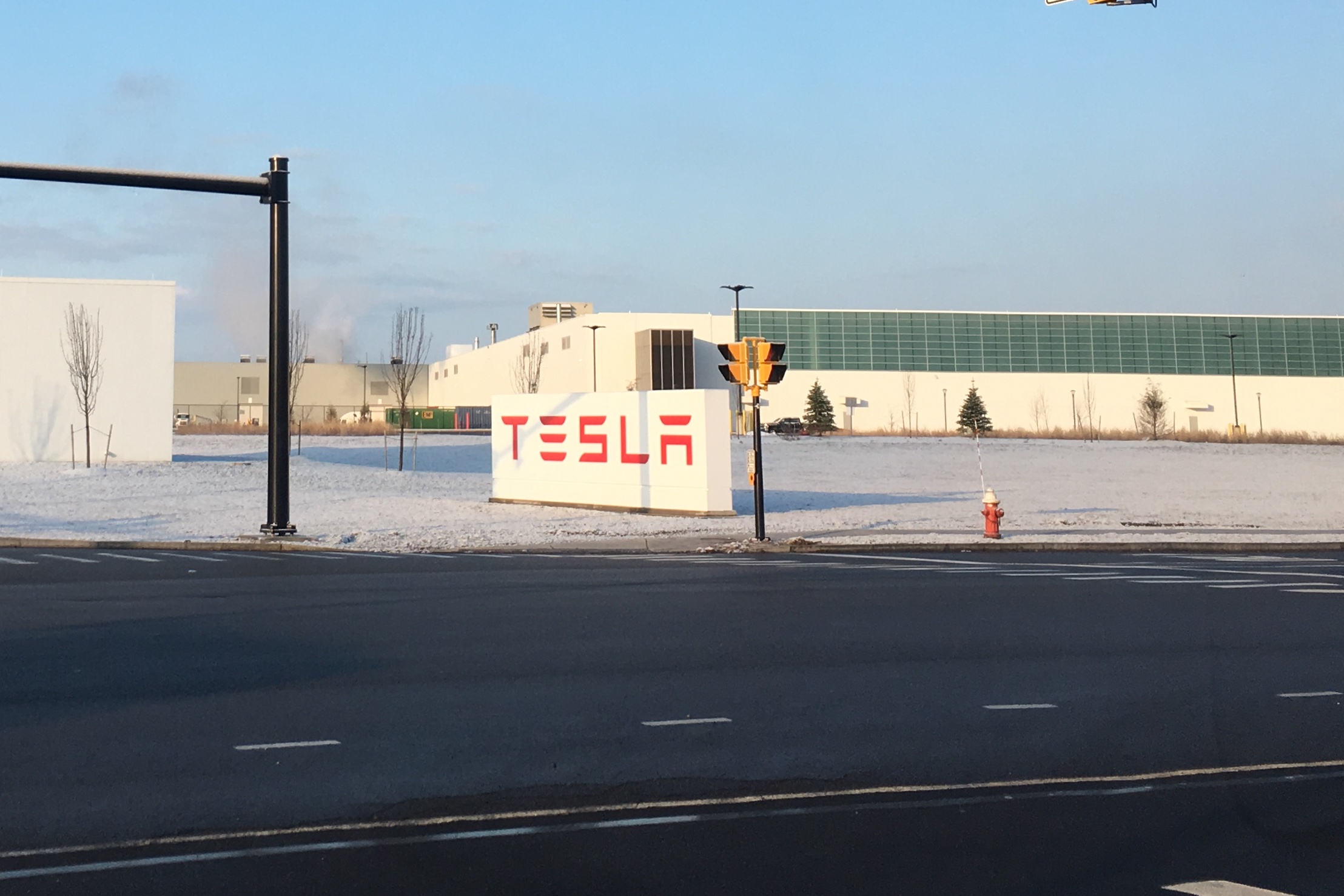 Tesla_sign_2.jpg
